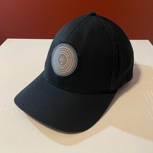 Travis‎ Matthew Men’s Black Flex Fit Mesh Back Trucker Golf Hat Cap